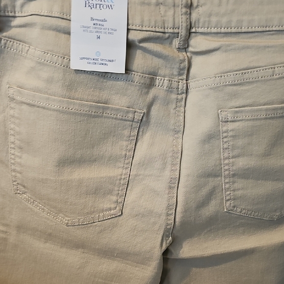 Croft & Barrow NWT Bermuda Midrise Shorts Size 14 - Picture 9 of 11